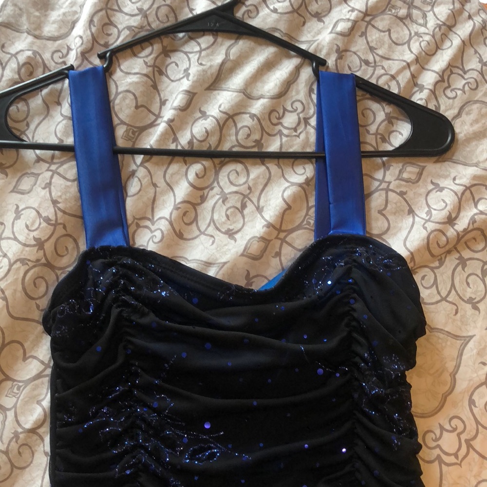 Dress - Picture 2 of 4